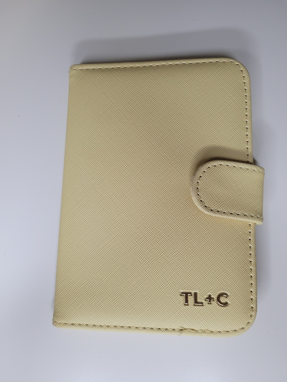๐ Free w/ purchase of $25+ / TL+C passport holder wallet